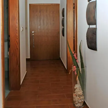 Direkt Am Liegendes Mit Garten Apartment *